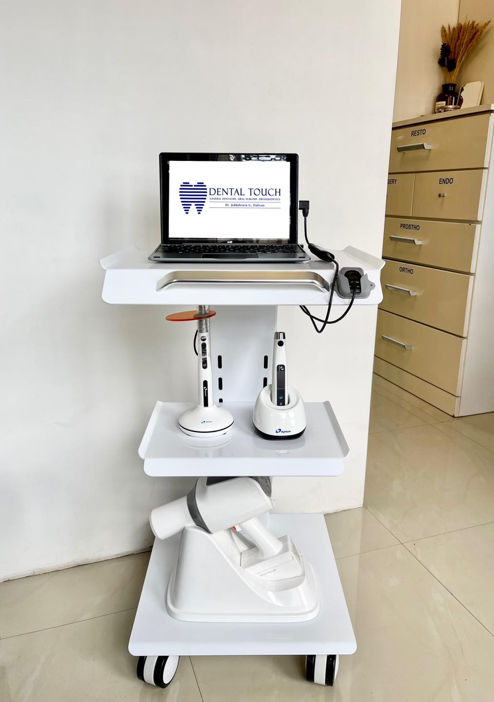 Dental Trolley 220v Power Outlet